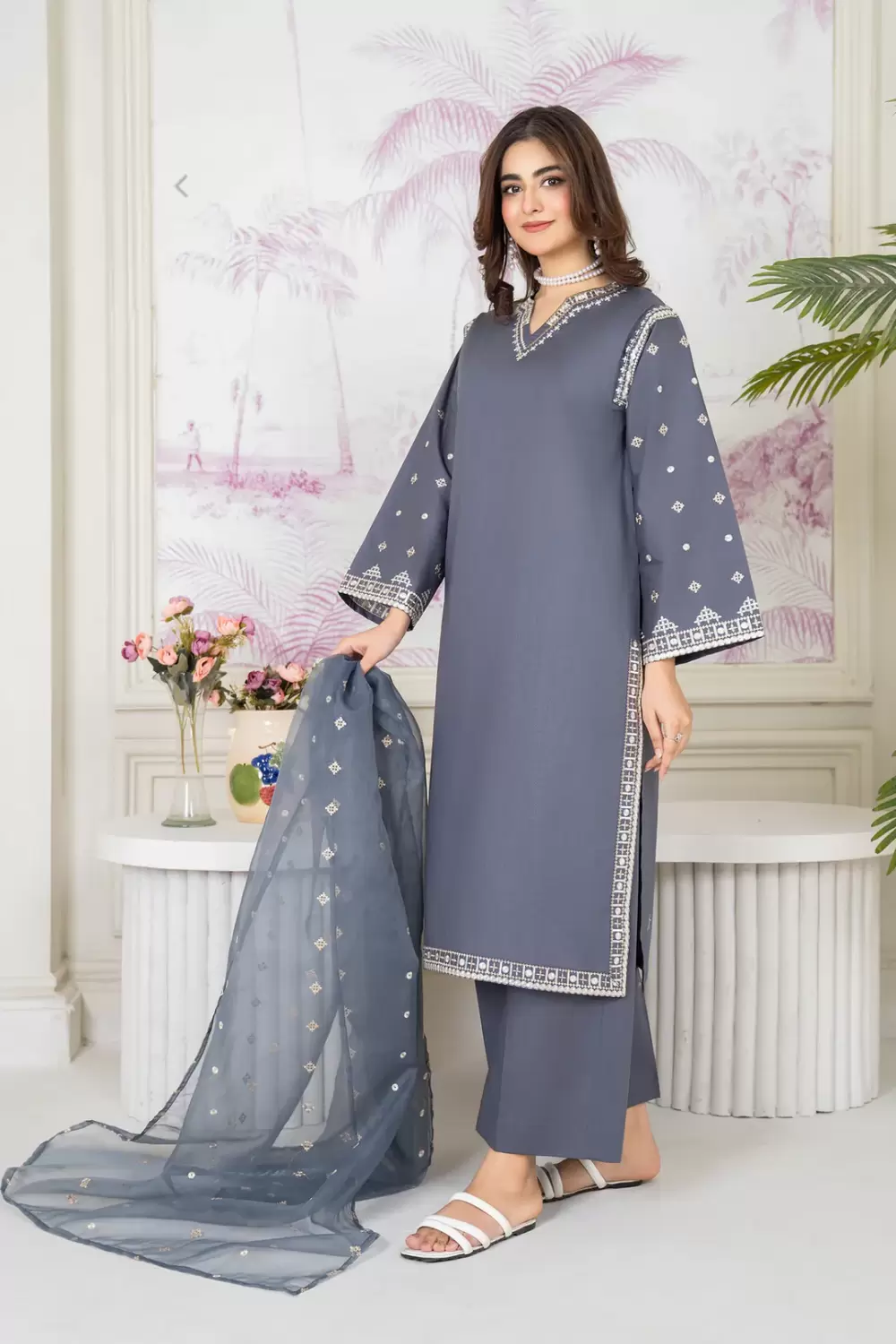 Aseel 3-Piece Embroidered Lawn Suit Dupatta - thumbnail 3
