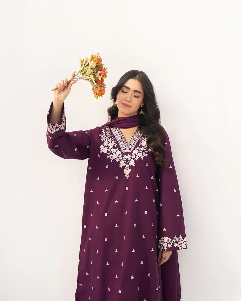Amber 3-Piece Embroidered - thumbnail 2