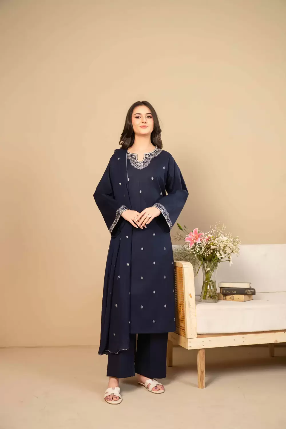 Nura 3-Piece Embroidered Navy Blue - thumbnail 2