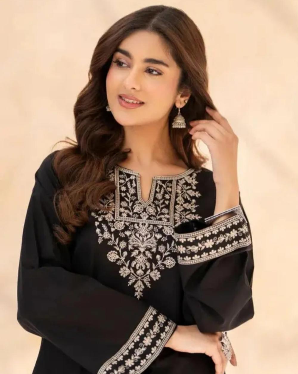 BLACK SAJAL SET ( FARSHI SHALWAR ) - thumbnail 5
