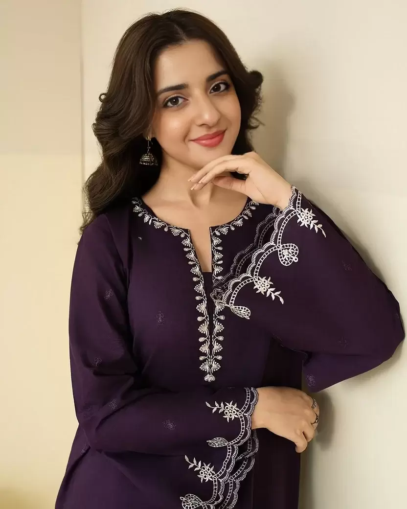 Melbary 2-Piece Embroidered - thumbnail 3