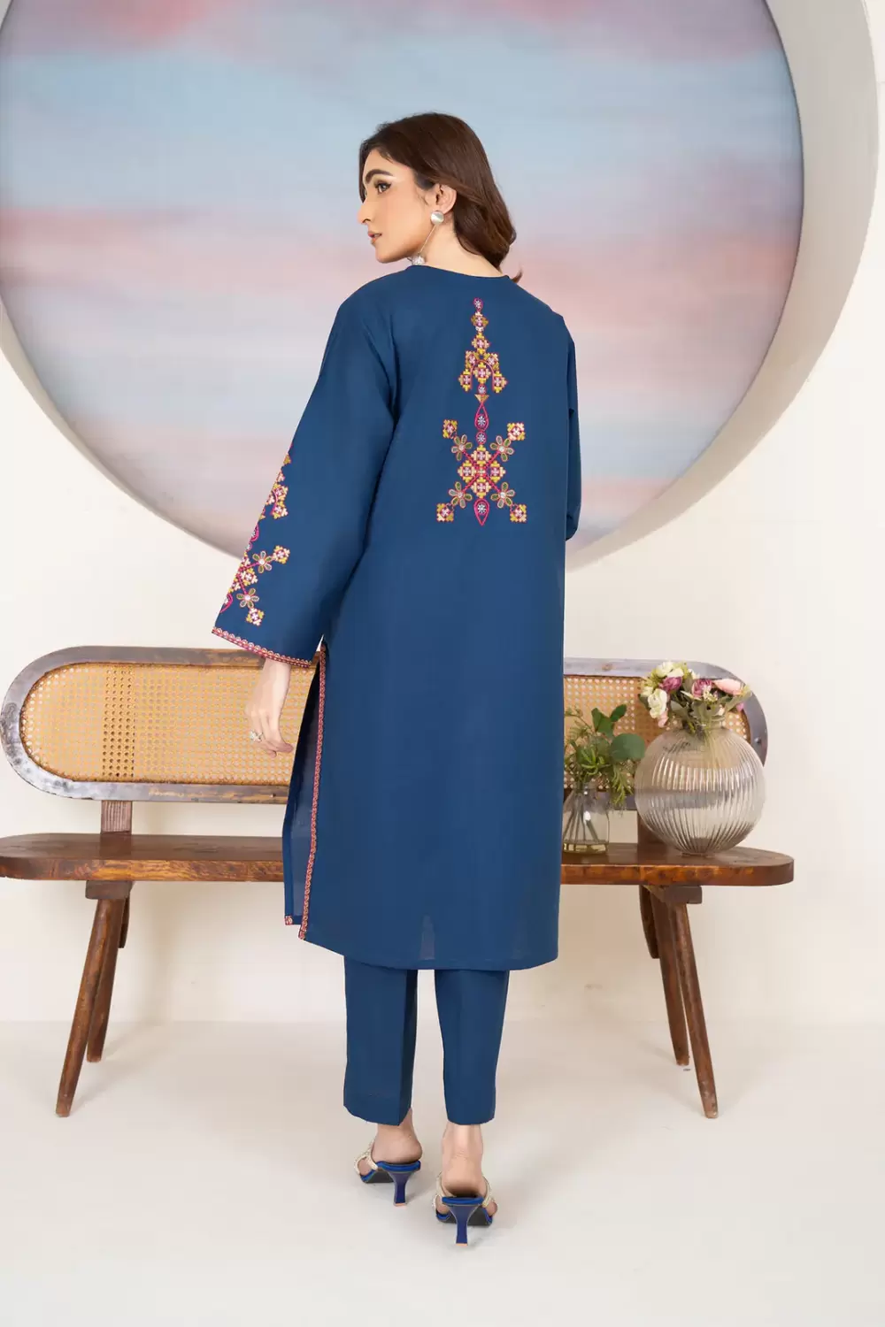 Nigaah 2-Piece Embroidered Navy Blue Lawn Suit - thumbnail 4