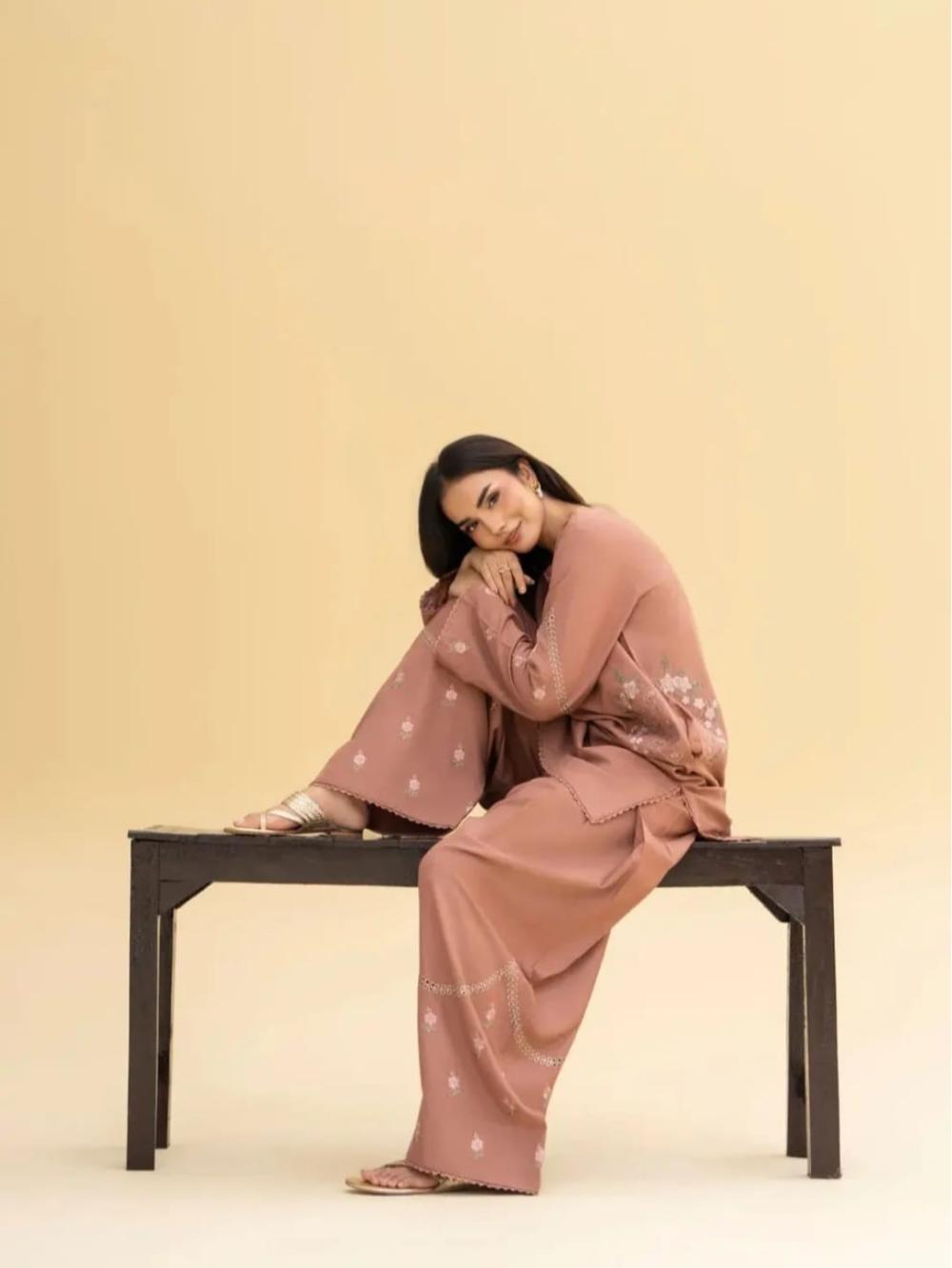 Huria peach 2 Pc Eid collection - thumbnail 3