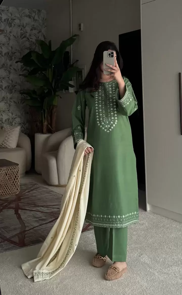Suroor 3-Piece Embroidered China Lawn summar Suit - thumbnail 4